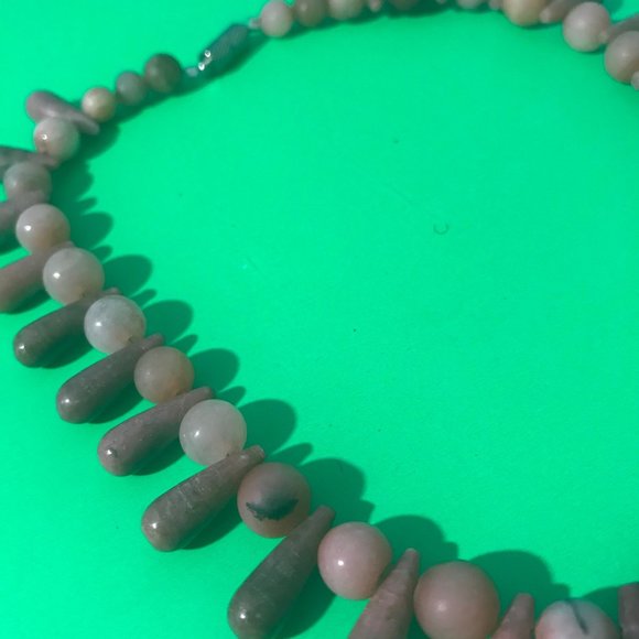 Raspberry Drop Choker - Picture 4 of 10